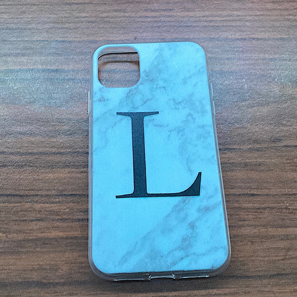 Letter L phone case for iphone 11.